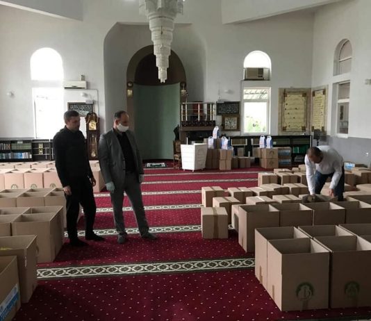 Bereqeti vazhdon me aksionin e shpërndarjes së pakove ushqimore dhe higjienike për familjet skamnore