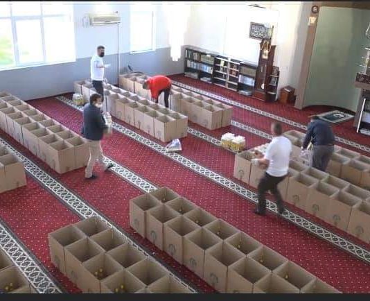 Vazhdon shpërndarja e pakove ushqimore të aksionit “Sofra e Ramazanit 2020”