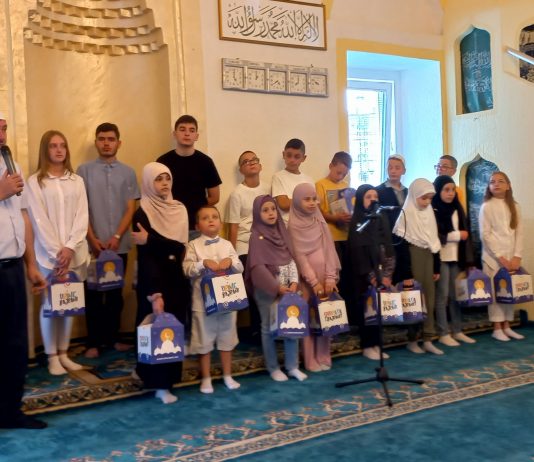 Nxënësit përfundojnë me sukses kursin intensiv të mësim-besimit në xhaminë “Kaderije” në lagjen e Muhaxherëve
