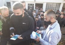 Shpërndahen mijëra fletëpalosje nëpër xhamitë e Prishtinës